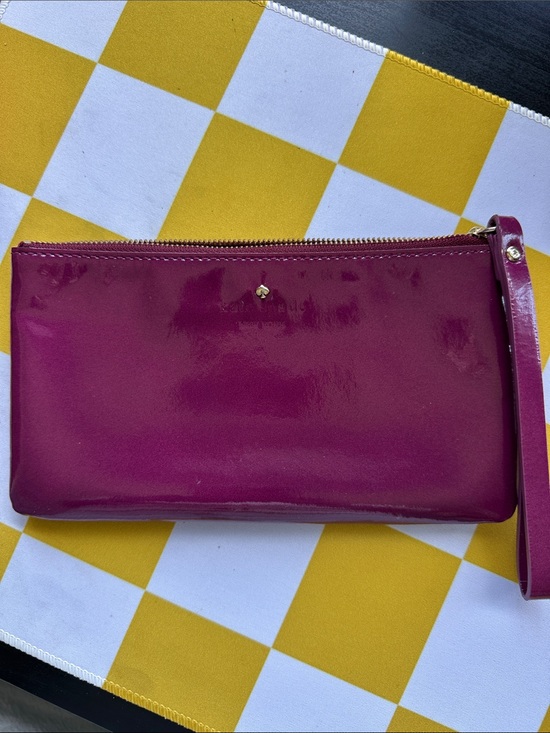 kate spade Handbags - ✨ KATE SPADE ✨ Patent Leather Wristlet Clutch - Magenta GLOSSY with box